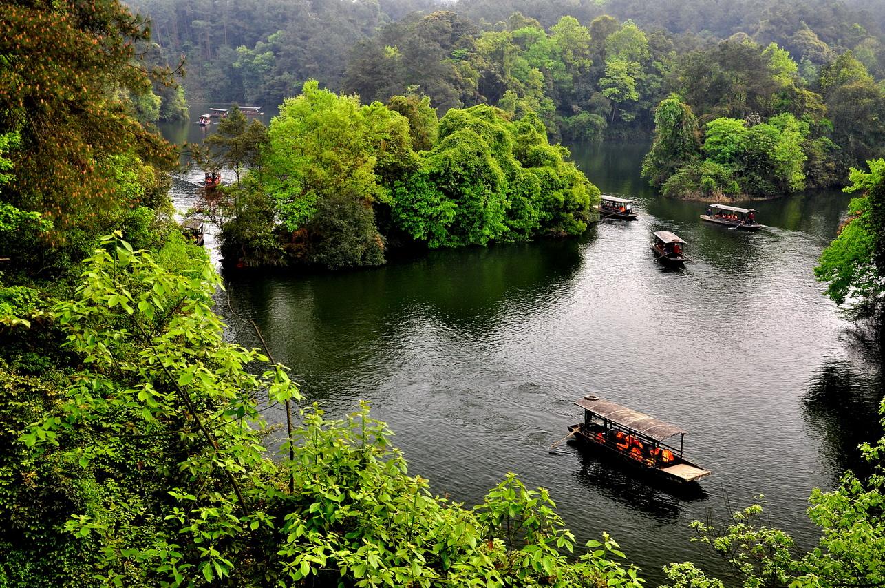有着“九沟十八岔”的湖水和“水上迷宫”之称的石象湖生态风景区