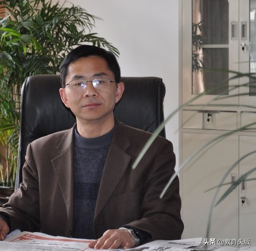 这所高中不仅家长们争着上,同时还是合肥教育界的“黄埔军校”