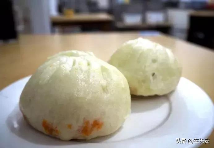 钟楼旁这条890米的老街，藏着一天吃三次都不会腻的馆子！