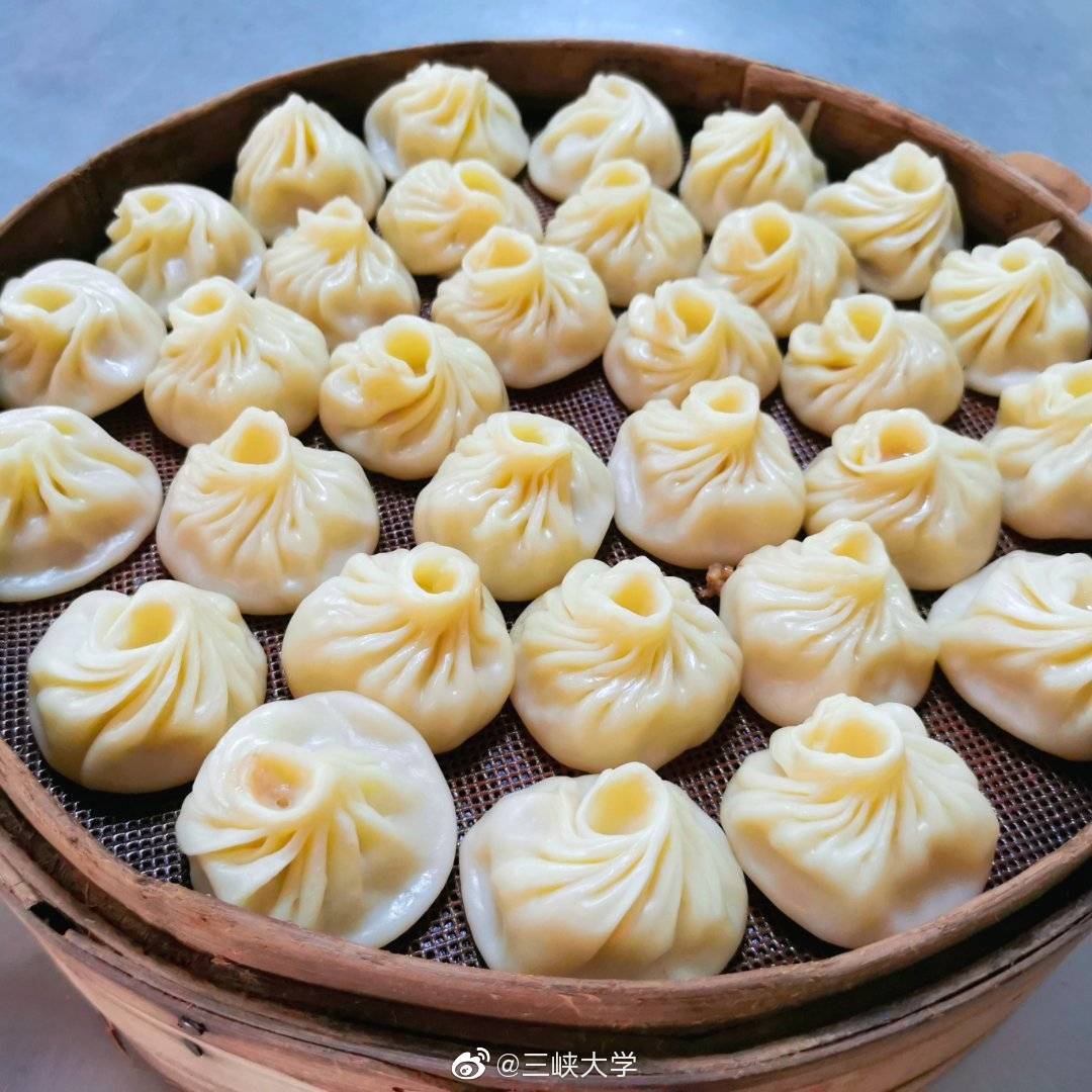 湖北高校豪华宿舍,湖北大学800米房间