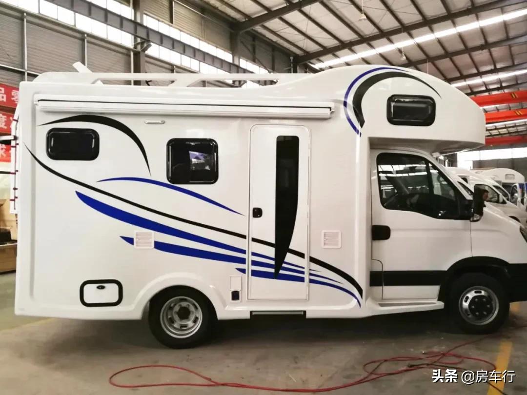 程力h500升顶露台房车官网,湖北程力房车30万元以下c型