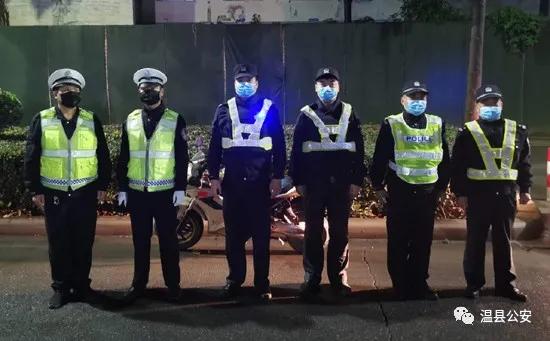 昨夜风雨中，温县路口那一抹“警察蓝”让人无比安全、暖心！