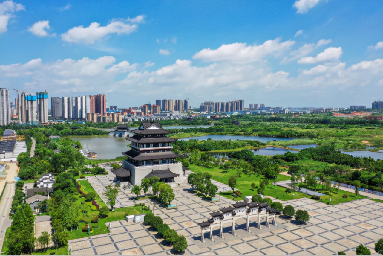 披荆斩棘岳山,披荆斩棘高歌猛进