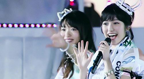 猝不及防一字马搞笑动图,搞笑gif倒立外加一字马