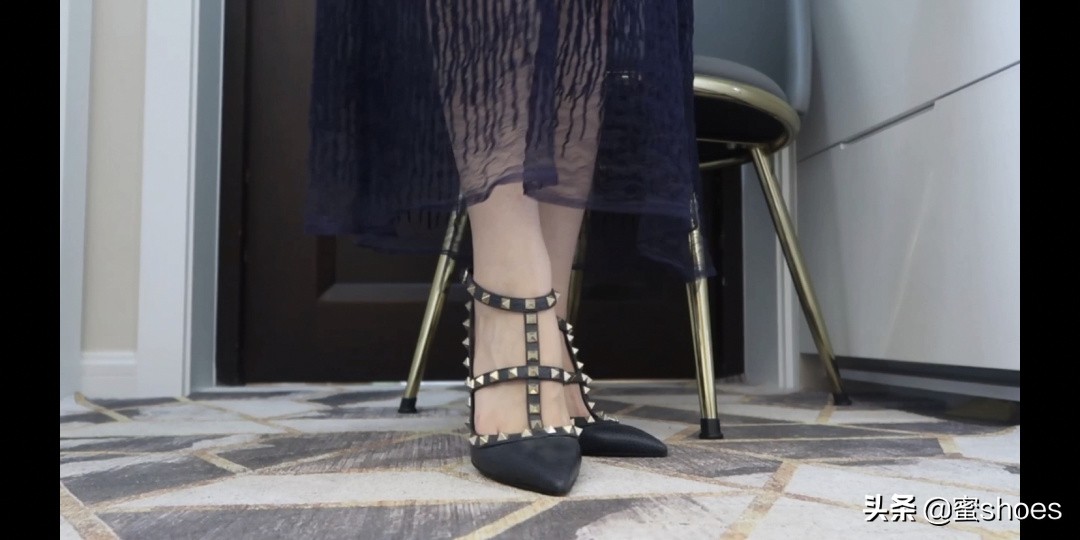 跟华伦天奴相同风格的高跟鞋,华伦天奴和ck高跟鞋