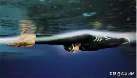 蛙泳初学者抬头换气困难,初学蛙泳抬头换气身体下沉怎么办