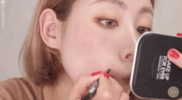 脸上有很多痣但是很好看的女生,脸上哪里有痣显好看