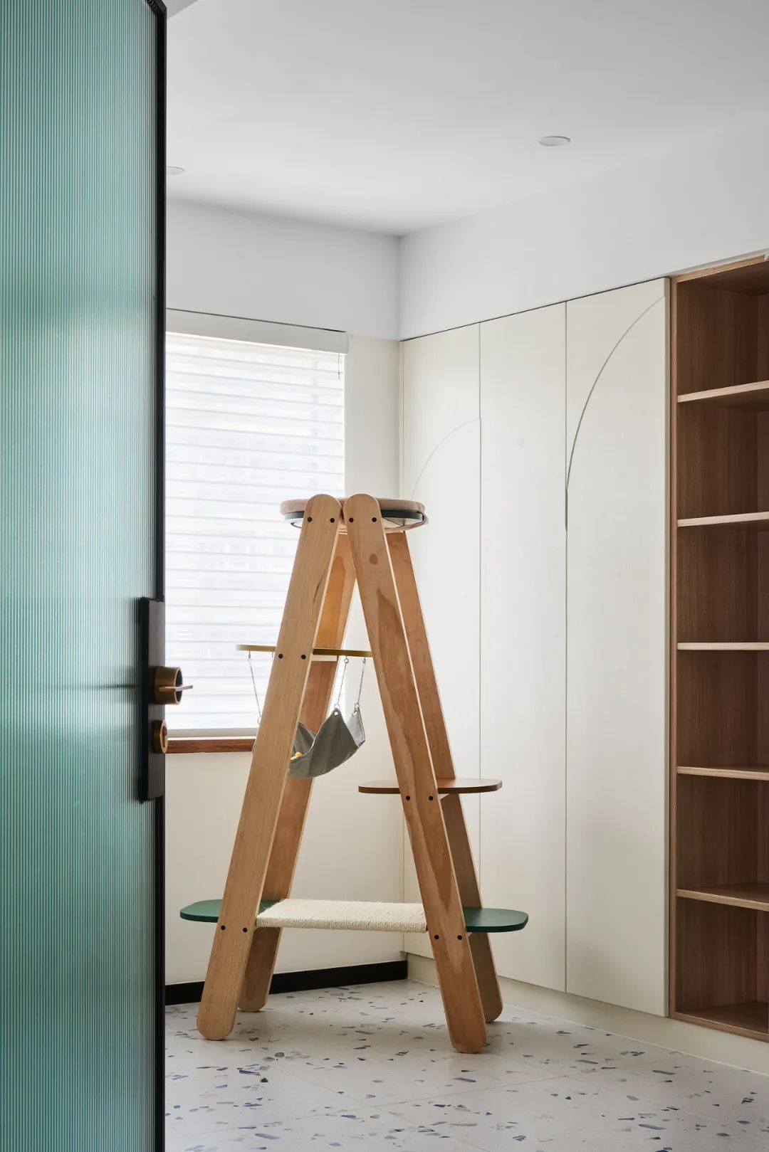 邻居秀家|细节控的家有多治愈?单凭她家开关就能出圈了