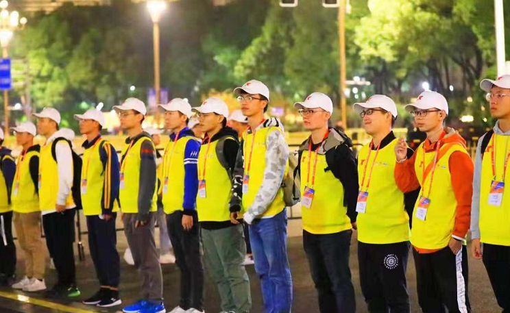 万人高呼!一场马拉松,认清了南昌的真面目