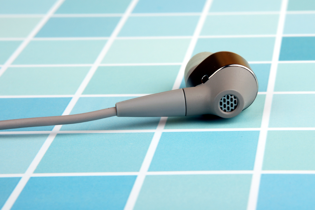 索尼zx300和a306,索尼zx300和zx505哪个听感更好