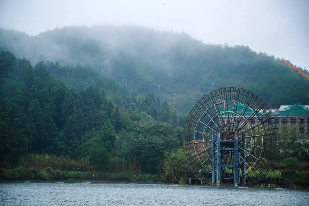 5万人PK酒量饭量胆量!这个饭局水陆两栖震撼上天