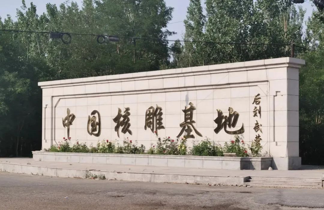 永清核雕摆地摊,卖核雕赚百万元