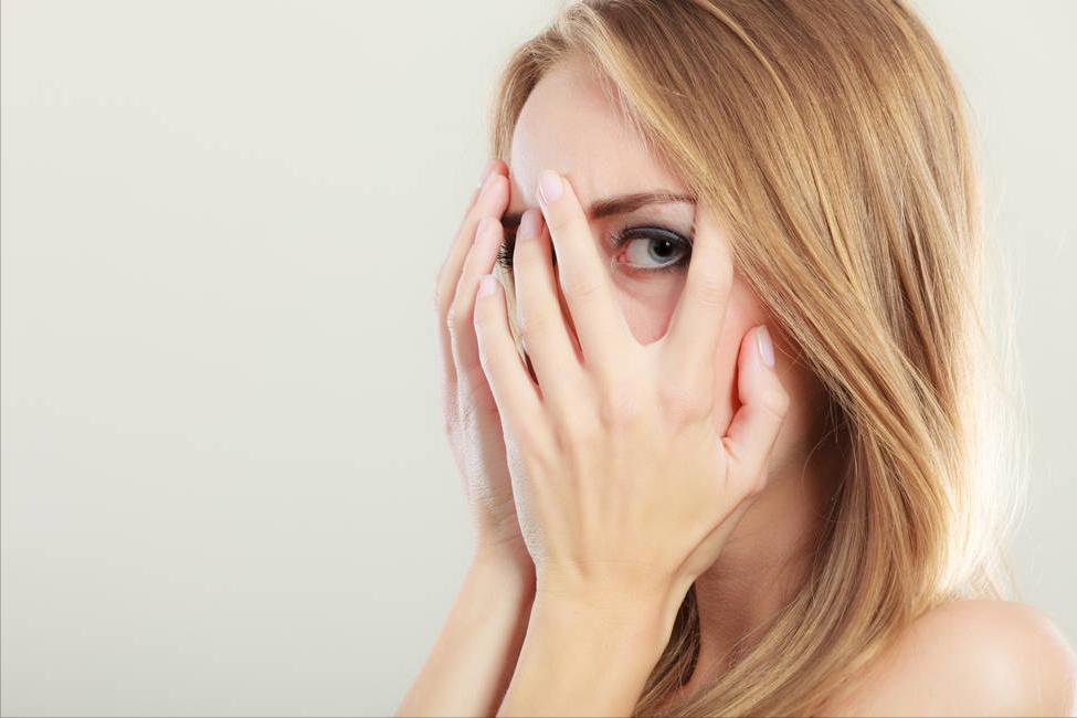 脸红尴尬的时候怎么缓解,尴尬脸红怎么治