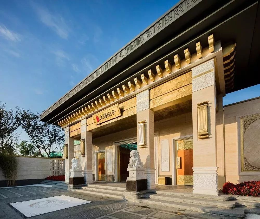 别再见女的就喊美女,见房子就称豪宅,盘一盘上海真正豪宅产品系