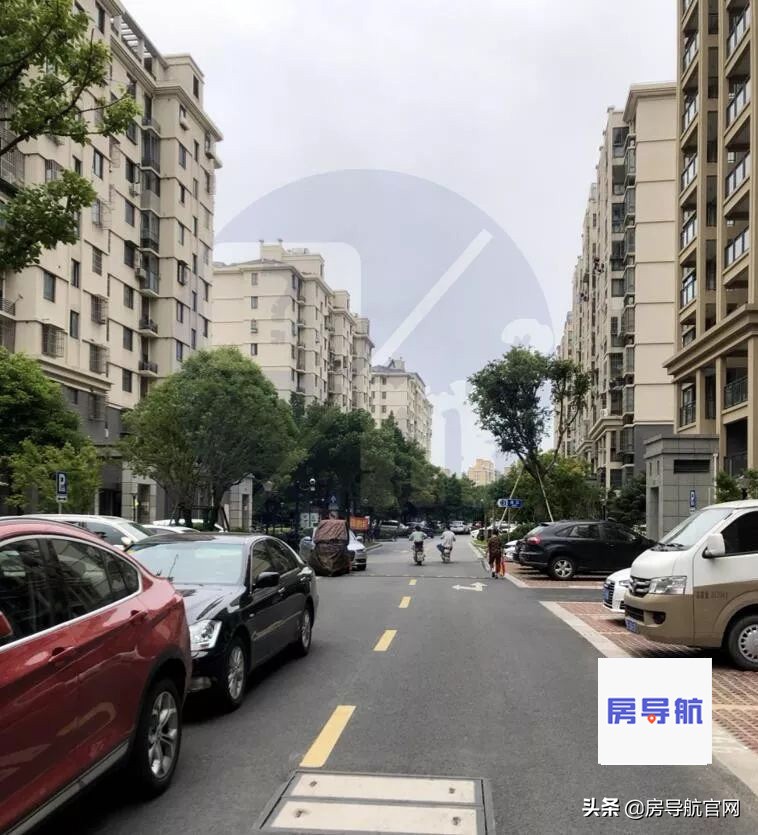 为什么上班族喜欢租房,为何上班族都喜欢买二手车