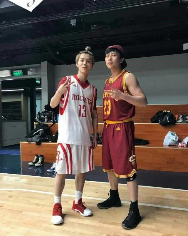 邓超鹿晗约球完整版,邓超鹿晗凌晨综艺被网友喊醒