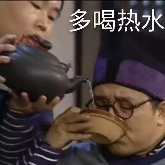 原来淘宝9.9包邮的地摊货和2000+的品牌货都出自同一家批发市场