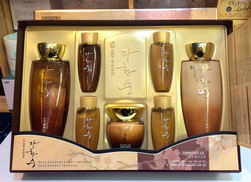 雪花秀和天气丹是一个牌子么 (韩国雪花秀和天气丹哪个好用)