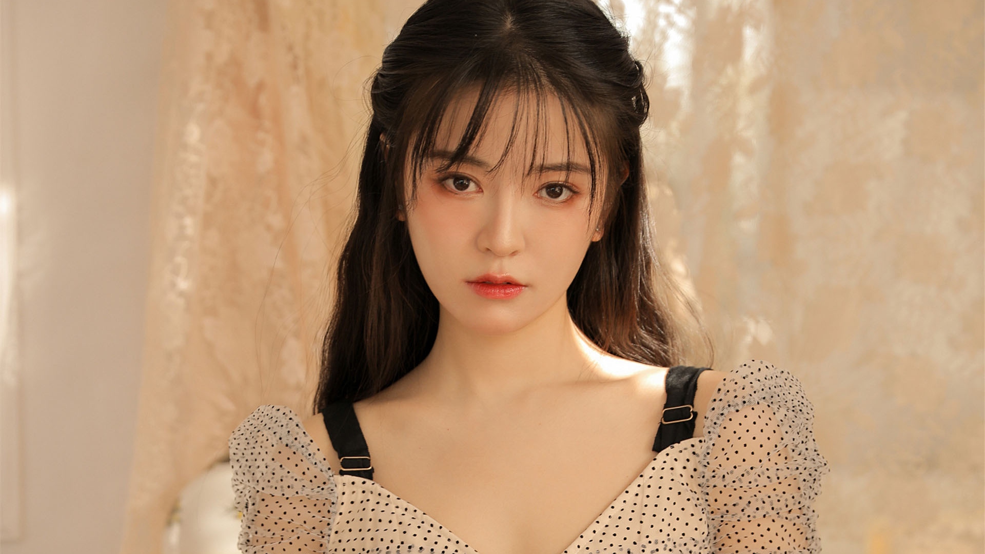 追内向的女生不爱说话,内向的女生如何正确的追