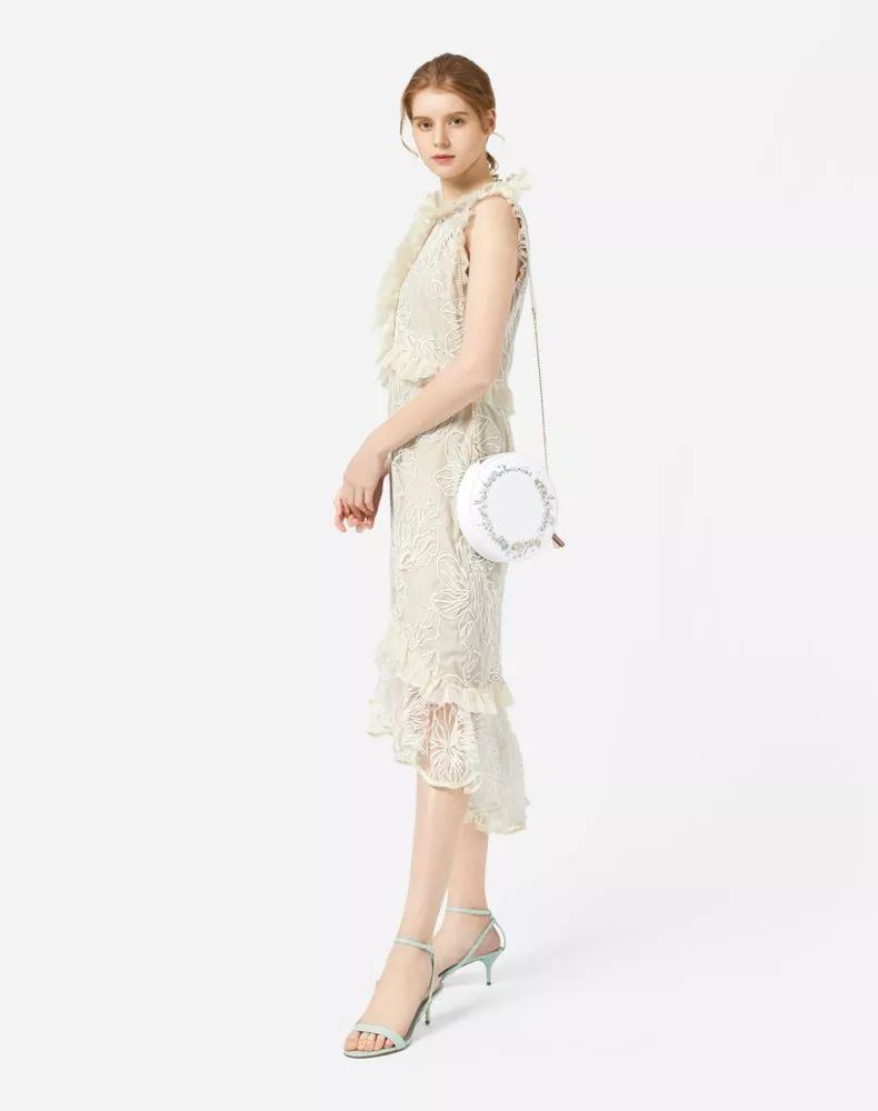 显腿长又显瘦的高跟鞋图片,胖妹妹冬季显瘦穿搭高跟鞋