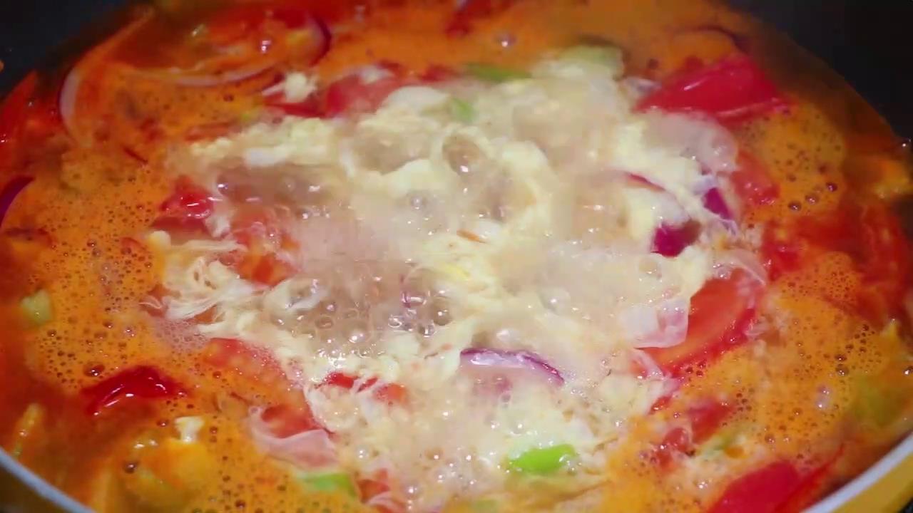 泡面加鸡蛋怎么煮好吃又方便,火腿鸡蛋泡面怎么煮才最好吃