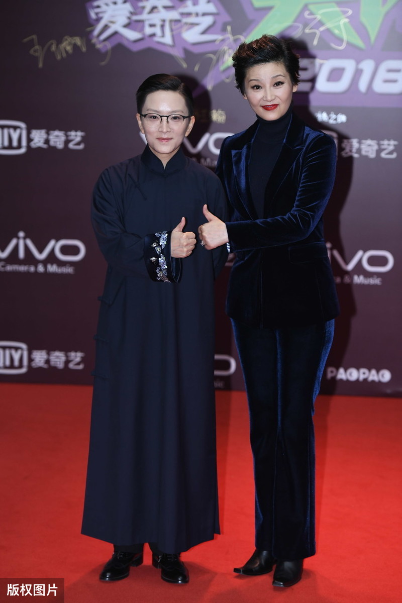 徐帆穿黑色短袖高清美图,徐帆紧身裤穿搭