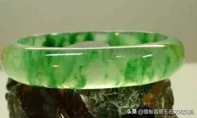 翡翠手镯的水头怎么看好坏,翡翠手镯的基本知识大全