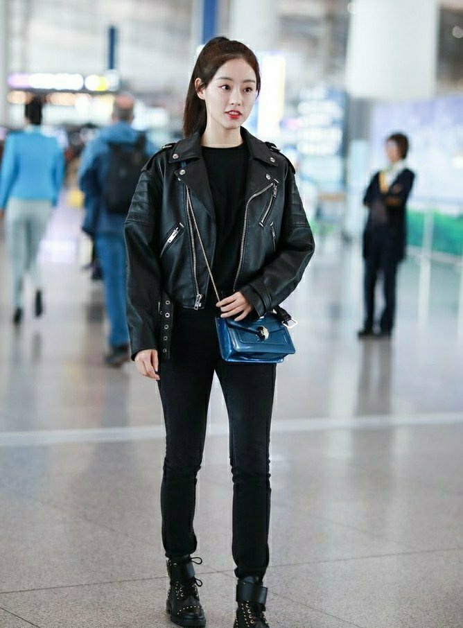 女士冬季最流行的穿搭皮衣,女明星皮衣时尚潮流搭配