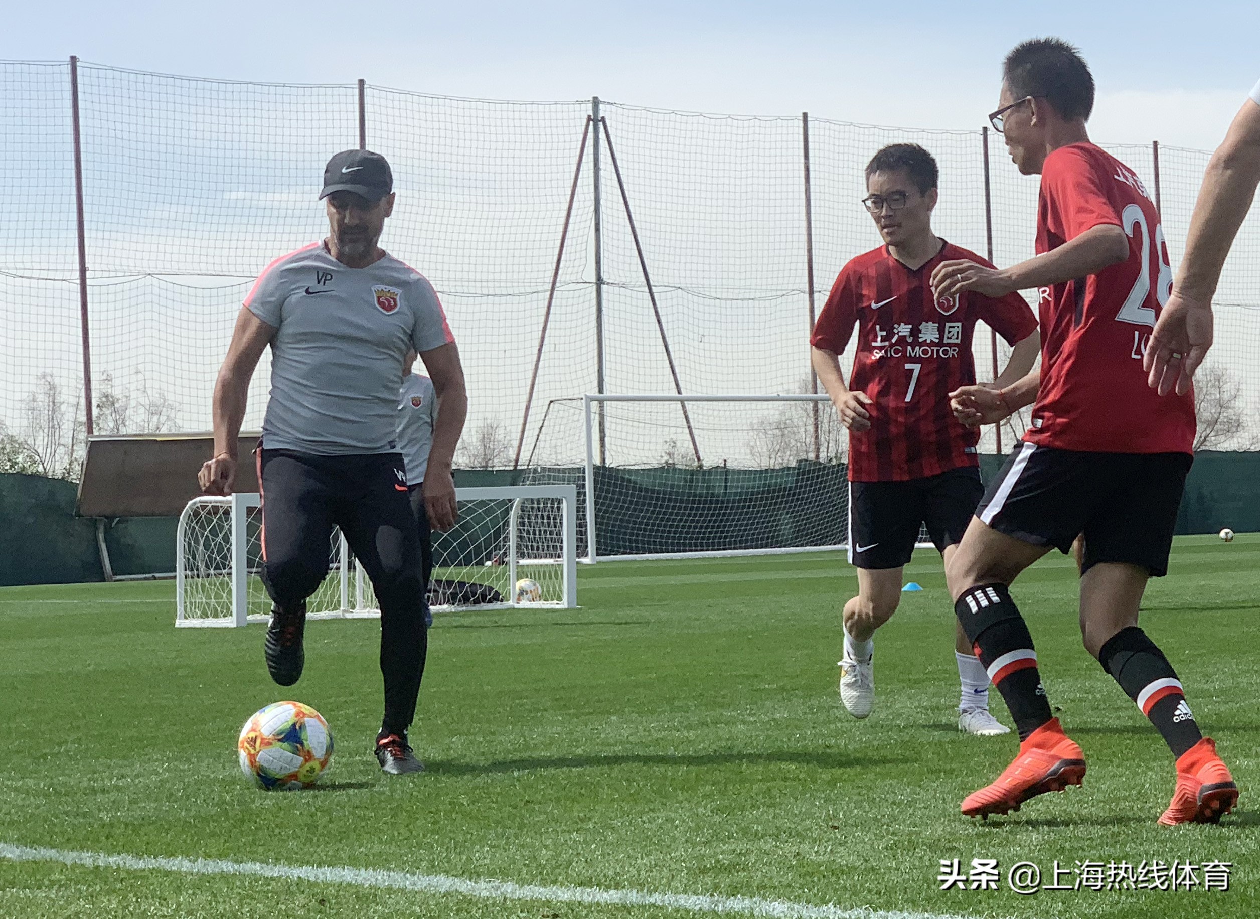 佩雷拉最新点评比赛,上港前教练喊话上港佩雷拉