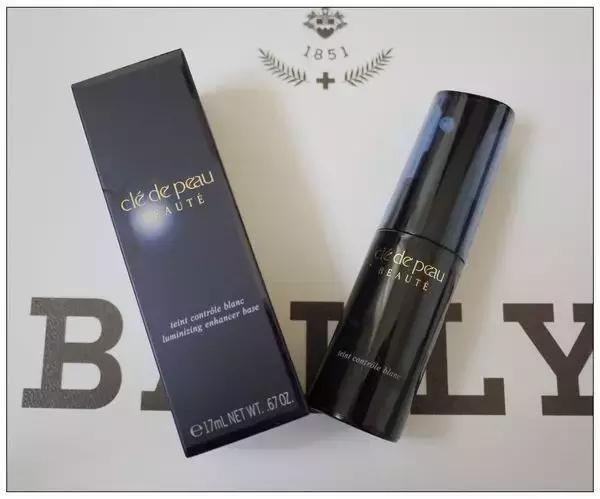 cpb钻光粉底液配什么散粉,cpb透亮粉底液上妆技巧