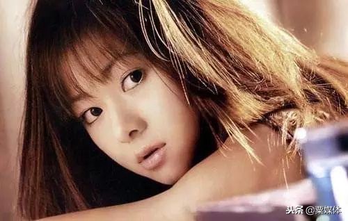 柯南背后的美女,柯南背后