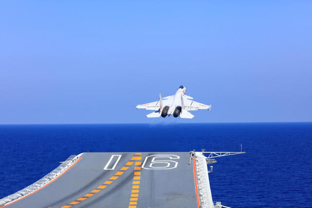 蔡英文军事大动作！开数千亿大洞，却被讽为笑料