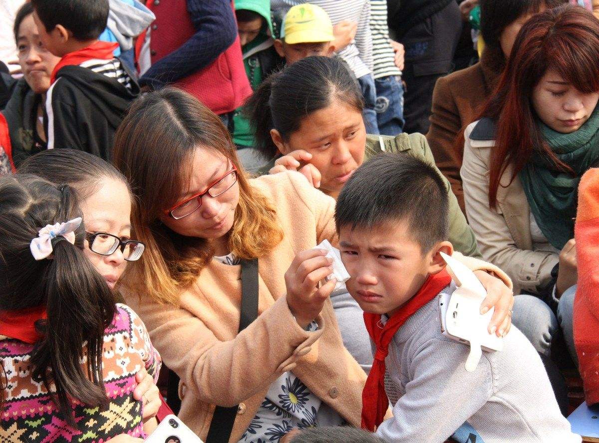 动不动就哭的孩子要如何引导,孩子动不动就哭是情商的问题吗