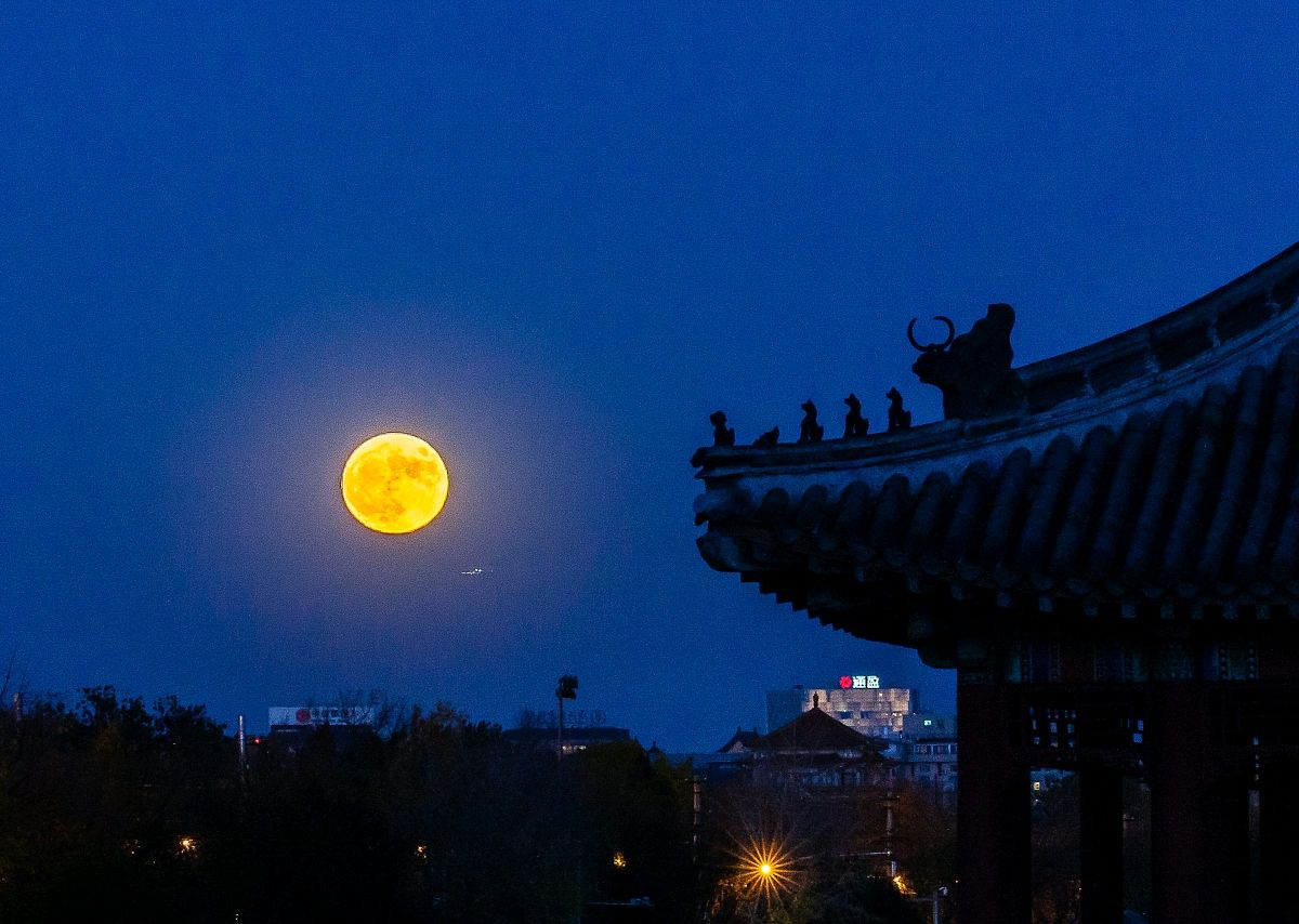 时间都去哪了?4首月亮的古诗,读着读着就长大了