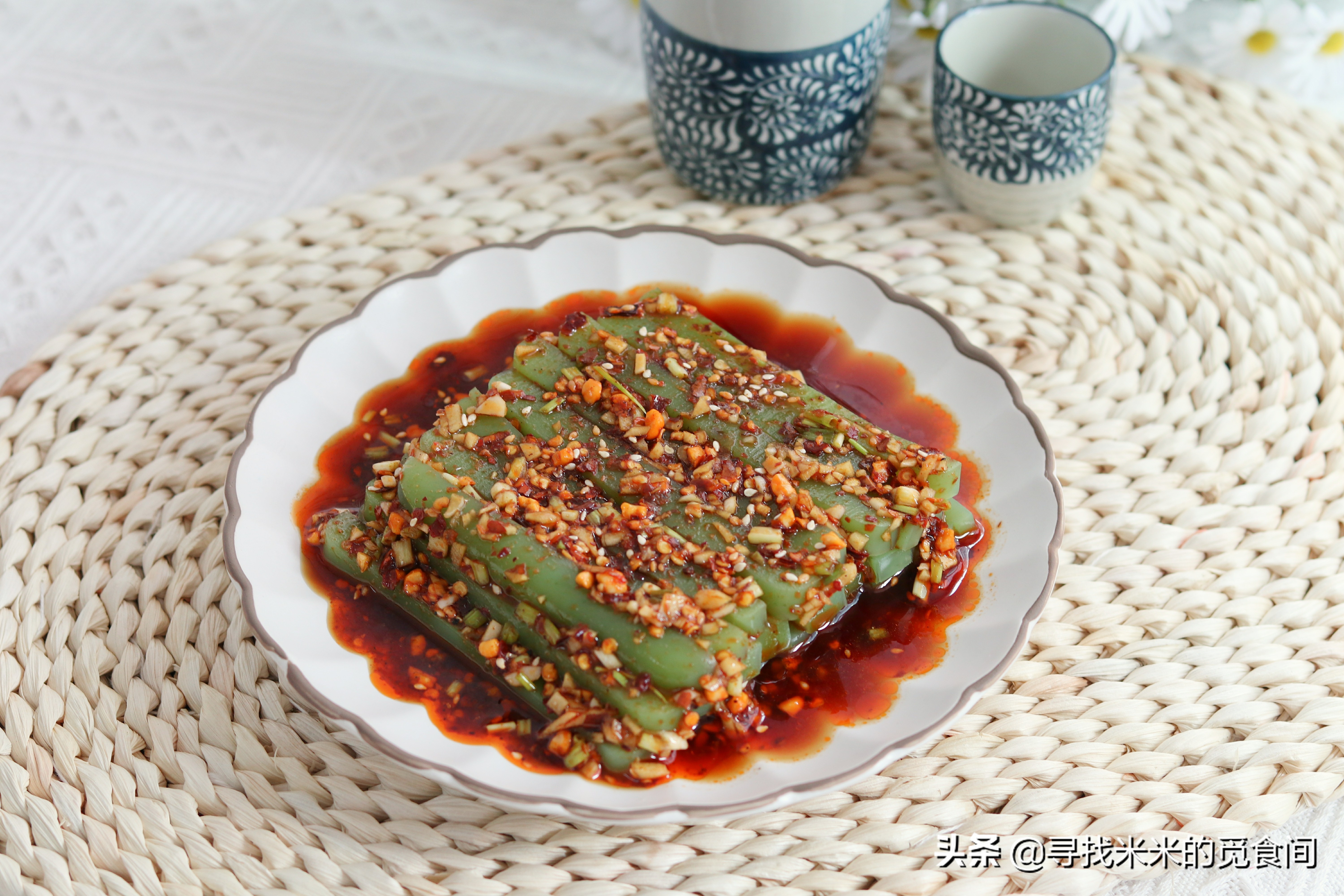 夏天做一个冰凉爽口的酸辣凉粉 (黄瓜凉粉的做法水和粉的比例)