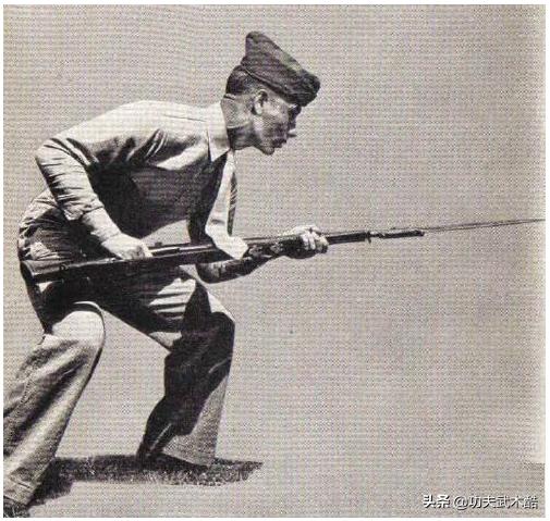 美*刺军**刀拼杀术，很珍贵的图片教学资料，格斗迷、军迷的最爱