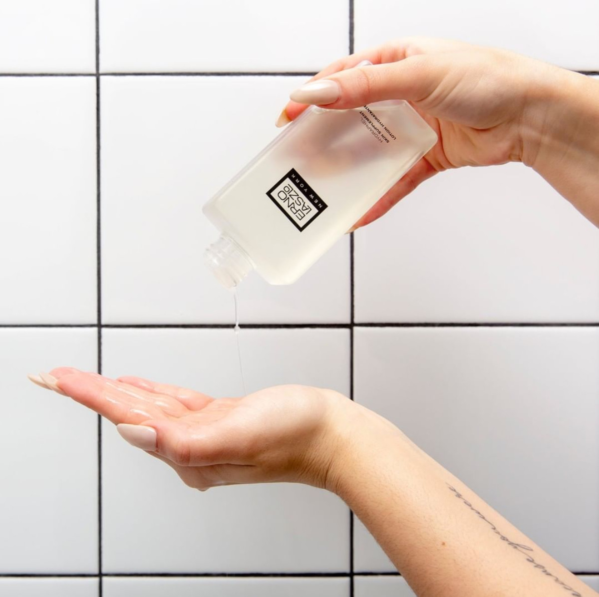 卡粉起皮怎么补救敏感肌,一到秋冬就爆皮卡粉怎么办