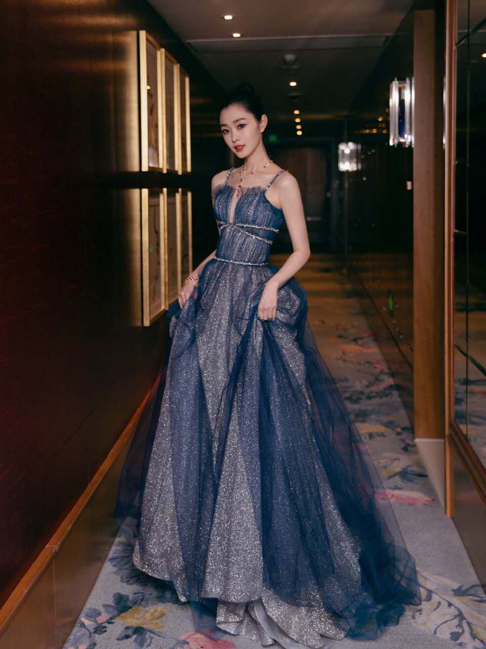 30岁宋轶图片,身穿薄纱礼服的宋轶真的是超级仙