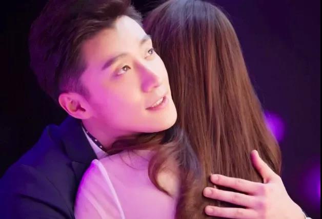 陈乔恩凌晨发长文悼念乔任梁,陈乔恩连续晒照7年悼念乔任梁