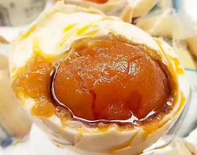 咸鸭蛋蛋黄油是什么,海鸭蛋油到底怎么来的