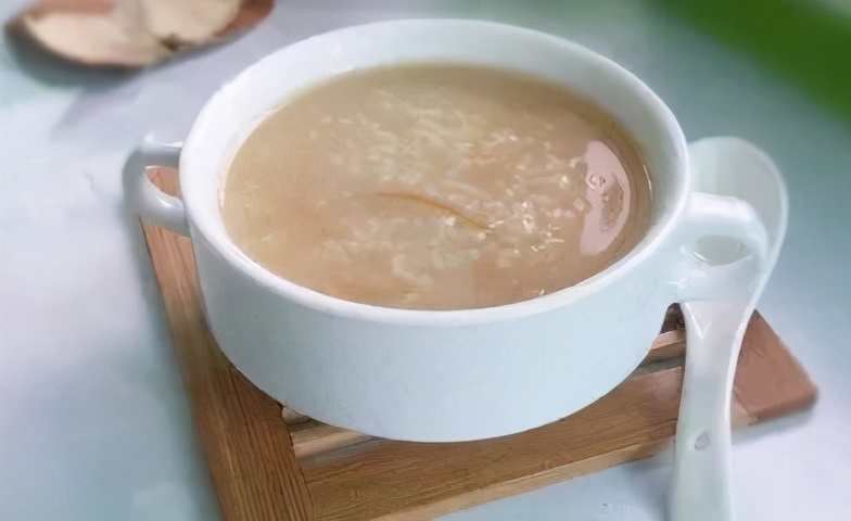 动则汗出是自汗还是盗汗,盗汗自汗脸上脖子都是汗