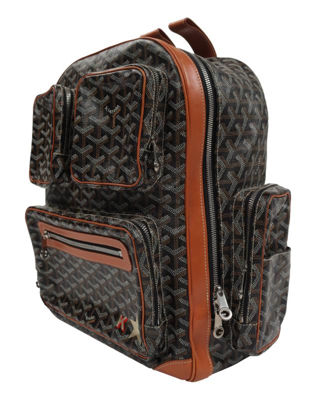 Kanye侃爷的原味儿包卖了35万！哈哈哈哈哈哈啊牛批