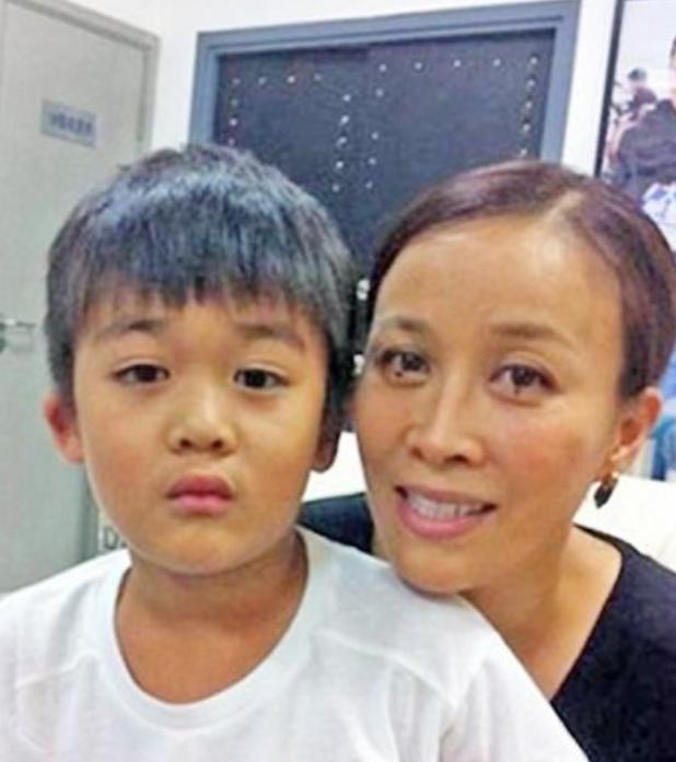 那英歌坛大姐完整视频,歌坛大姐大梅艳芳的传奇故事