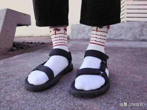 阿迪达斯停产洞洞鞋,阿迪达斯旧款下架鞋都去哪了