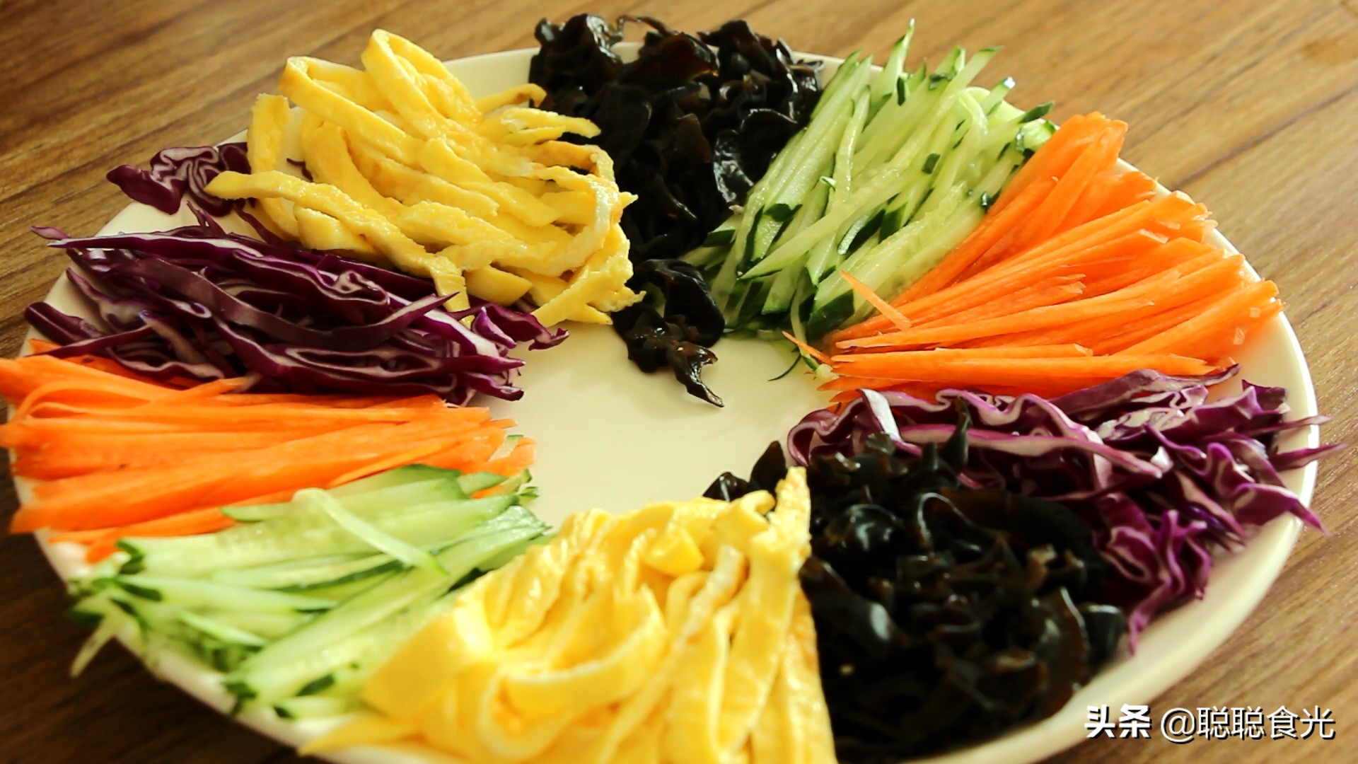 自制东北大拉皮正宗的做法,用淀粉做东北大拉皮的制作视频