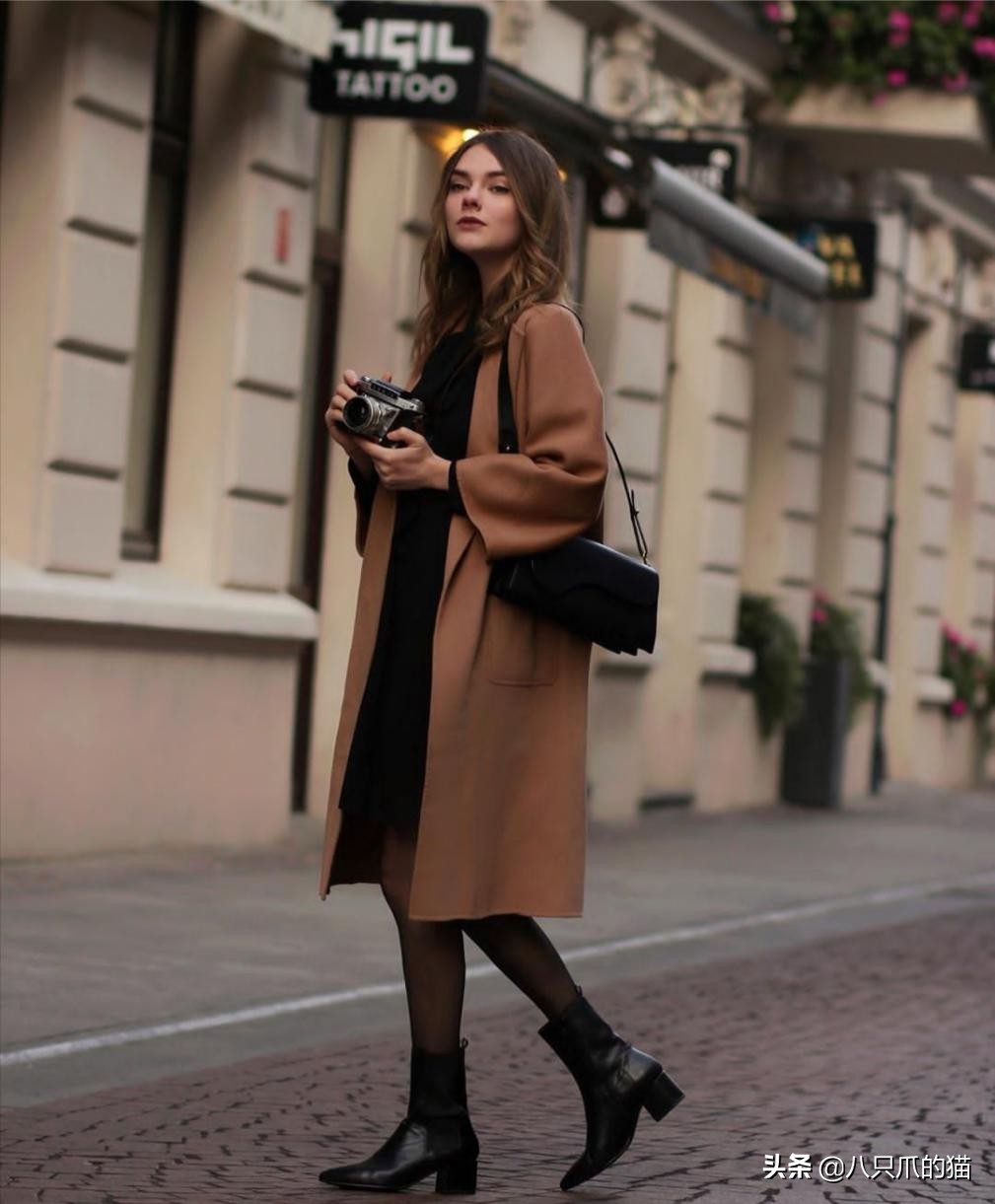 法式复古黑白鞋穿搭,复古英伦风深口米白色单鞋穿搭