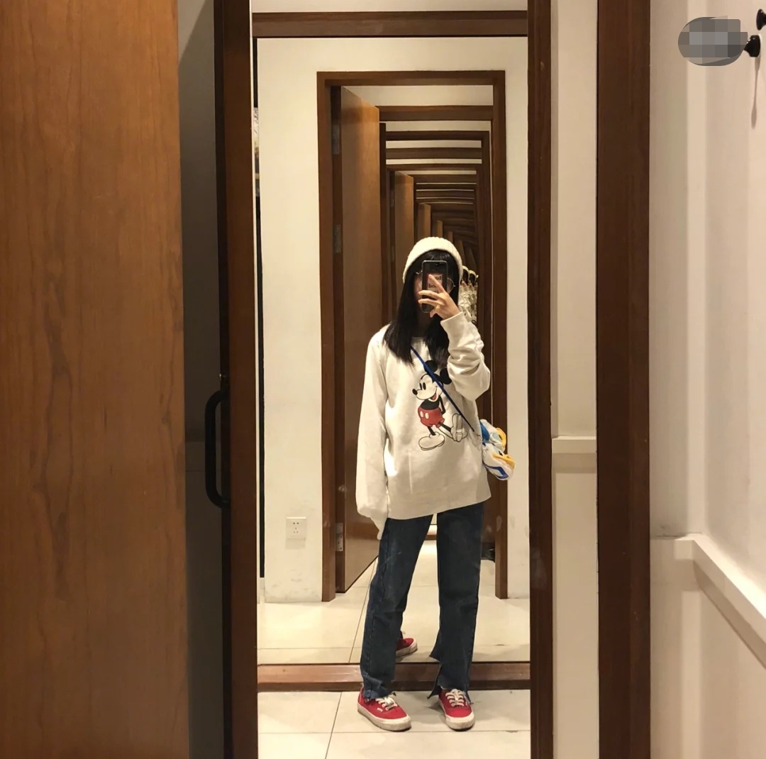 去照相馆拍照怎么选服装拍才好看,旅游拍照怎么穿搭衣服好看