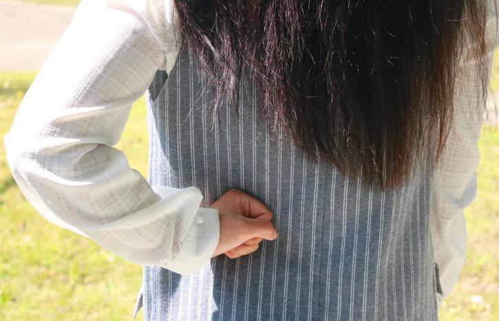 为什么洗头的时候头发掉得特别多,每次洗头梳头都掉很多头发怎么办