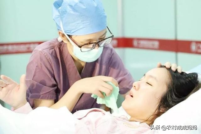 椤轰骇鍖荤敓涓轰粈涔堟妸鎵嬫寚浼歌倸瀛愰噷,椤轰骇鍚庡尰鐢熸墜浼稿瓙瀹竻鎭堕湶