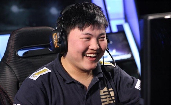 lpl十周年十大选手众人评价uzi,英雄联盟lpl全明星奖都有什么